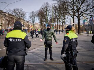 'Ik lig 's nachts vaak wakker': waarom politiemensen eerder met pensioen willen