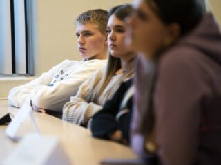 Mbo-docenten overvraagd door persoonlijke problemen studenten