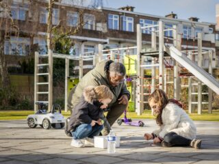 Nederlandse grootouders koploper in oppassen op kleinkinderen