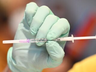 Podcast De Dag: wat we nu weten over mRNA-vaccins