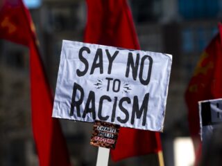 Racisme: 'Dat er iets van gezegd wordt is nog te vaak de uitzondering en niet de norm'