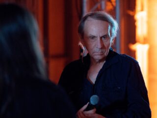 Makers KIRAC over film met seksscènes Houellebecq: 'Fascinerend dat ik niet van hem walgde'