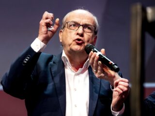 Oud-PvdA-leider Ad Melkert tegen fusie met GroenLinks: 'Klimaatthema is te geradicaliseerd geworden'