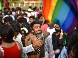 Vandaag hoorzitting in India over legalisering homohuwelijken: 'Gelijke rechten zijn er nog niet'