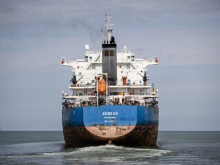 Groot personeelstekort in de Rotterdamse haven: 'Het is niet meer sexy'