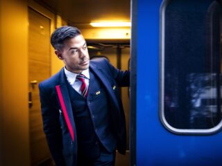 NS eerste grote bedrijf met zwaarwerkregeling: doorbraak voor meer sectoren?