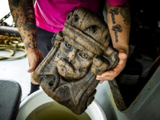 Eeuwenoud houten beeld komt van oorlogsschip VOC