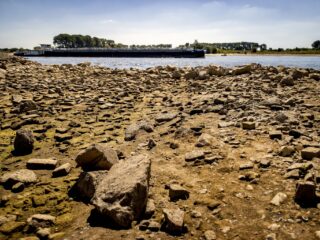 Dreigend drinkwatertekort: 'We zijn minder zuinig geworden'
