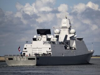 Oud Israël-ambassadeur Veldkamp: 'Onderzoek of Nederland marineschip naar Gaza kan sturen'