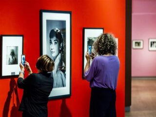 Stand.nl: 'De voorgenomen bezuinigingen op cultuur zijn een ramp'