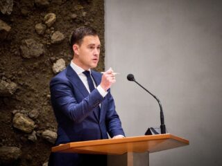 Eelco Heinen (VVD) roept kabinet op tot zuinigheid: 'Begrotingstekort te hoog'