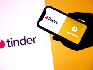 Honderden mensen jaarlijks slachtoffer van datingfraude: 'Hij vroeg of ik geld wilde overmaken voor zijn vliegticket'