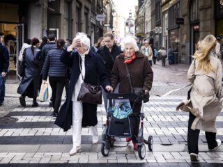 Hoe ziet de wereldwijde vergrijzing er uit? Tweehonderd fotografen leggen het vast