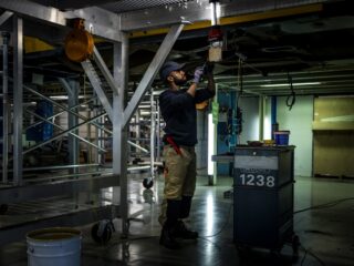 Hoe krijg je statushouders aan het werk? 'Wordt te makkelijk over gedacht'