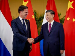Rutte na vijf jaar weer in China: 'ASML zal ongetwijfeld ter sprake komen'