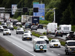 Verkeersboetes vanaf januari wéér hoger: 'Zou inkomensafhankelijk moeten zijn'
