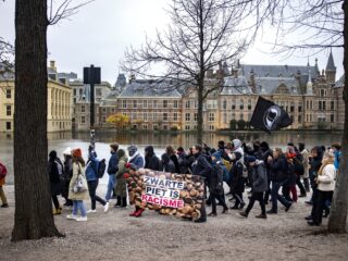 Extinction Rebellion en KOZP bundelen krachten voor antiracistisch sinterklaasfeest