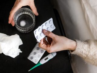 Bijsluiters worden slecht gelezen: 'Paracetamol kan ook leverschade opleveren'