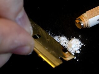 OvJ Bart Nitrauw pleit voor zerotolerancebeleid cocaïnegebruik: ‘Elite maakt gebruik van risico’s jongens in slechte wijken’