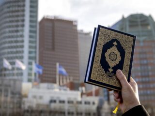 Moeten we Korans verbranden verbieden? 'De overheid is aan zet'