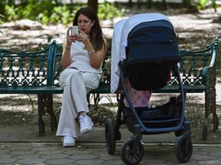 Waarom ook volwassenen aan de slag moeten met hun telefoonverslaving: 'Over de hele linie ongezond'