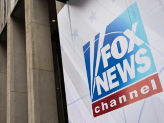 Amerikaanse nieuwszender Fox News voor de rechter om leugens Trump