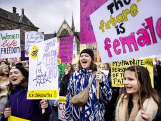Bezuinigingen op vrouwenorganisaties: 'Onderdeel van extreemrechtse agenda'