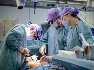 'Ik schrok ontzettend toen ik in mijn dossier las dat ik uitgezaaide borstkanker heb'