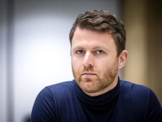 Royce de Vries blij met excuses: 'Ontbreken erkenning was drijfveer van mijn vader'