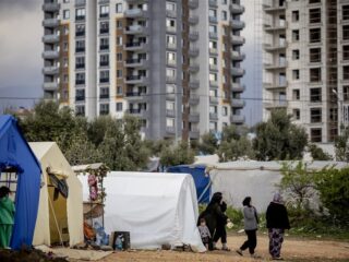 Geld ontwikkelingshulp gebruiken voor asielcrisis 'is onacceptabel'