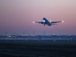 Stand.nl: 'De nachtelijke geluidsoverlast door Schiphol is mishandeling'