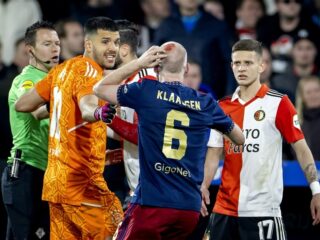 Stand.nl: Feyenoord-Ajax had definitief gestaakt moeten worden