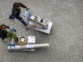 Bezuinigen of belasten? 'Schets eerst eens toekomstvisie'