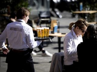 Stand.nl: 'We moeten accepteren dat Nederlands niet meer overal de voertaal is'