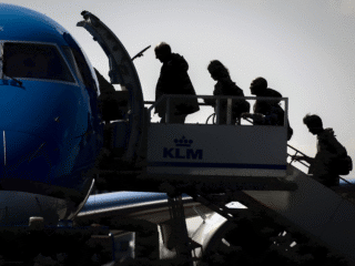 Een misdaad in het vliegtuig: welk land pakt je op?