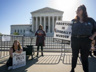 Amerikanen voeren verhitte juridische strijd om abortuspillen