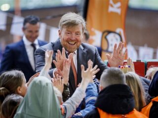 Stand.nl: 'De koning mag best wat zichtbaarder zijn'