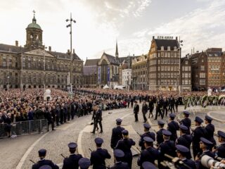 Herdenk de oorlogsslachtoffers en vier de vrijheid met de podcasts van NPO Radio 1