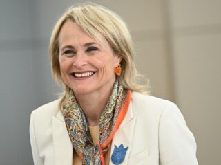 KLM-topvrouw geeft toe: 'Niet aan alle voorwaarden gehouden bij coronasteun'