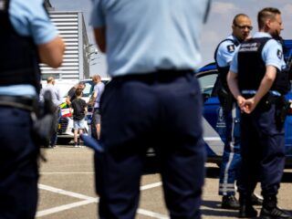 Foute identificatie door Koninklijke Marechaussee: 'Dit klinkt als een houtje-touwtje opsporing'