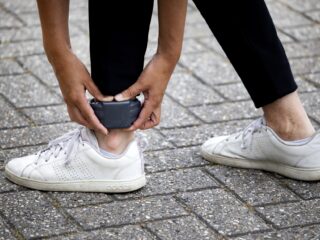 Enkelband als alternatief voor gevangenisstraf? 'Voorkomt recidive'