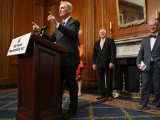 Republikeinen stemmen in met verhoging schuldenplafond