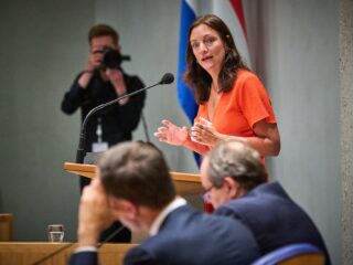 Sandra Beckerman (SP) over stikstofcrisis: 'Laten wij weinig horen, of worden we weinig uitgenodigd?'