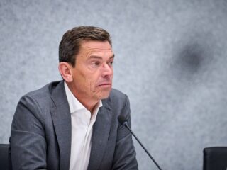 Schipholbaas Sondag: 'Tweede Kamer brengt Schiphol in gevaar'