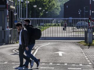 Protest tegen opvang van minderjarige en alleenstaande asielzoekers in Heemstede