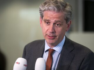 Afzwaaiend Veiligheidsberaad-voorzitter hekelt asielmaatregel Faber: 'Geen structurele oplossing'