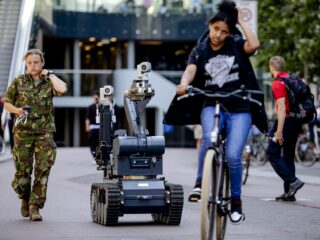 Ontmanteling vliegtuigbom WO II in Rotterdam: 1100 mensen geëvacueerd