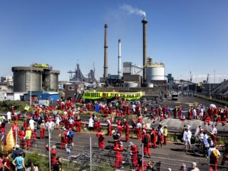 Greenpeace: burgemeesters treden steeds harder op tegen demonstranten