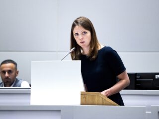 Stand.nl: 'Er moeten meer vrouwen de lokale politiek in'