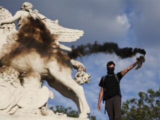 Podcast De dag: haat tegen de staat in Frankrijk